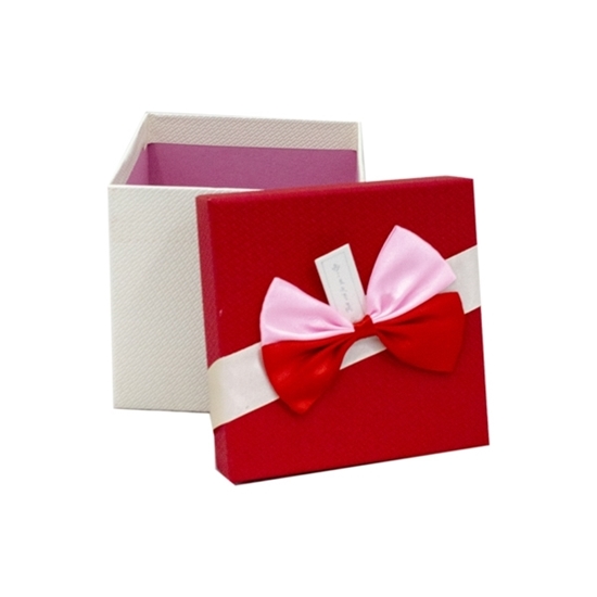 صورة صندوق هدية  قياس 13 × 13 × 12.5 سم