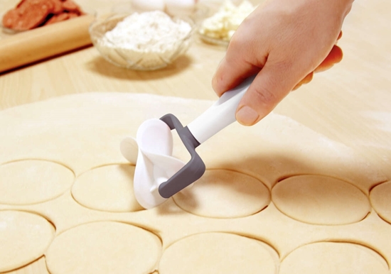 Picture of Baroness - Round Rolling Dough Cutter - 17.5 x 8 Cm
